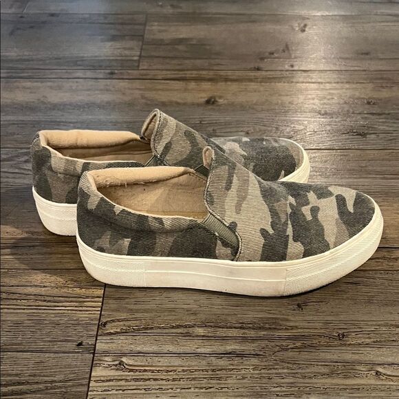Soda Camouflage Slip-On Sneakers - Picture 1 of 6